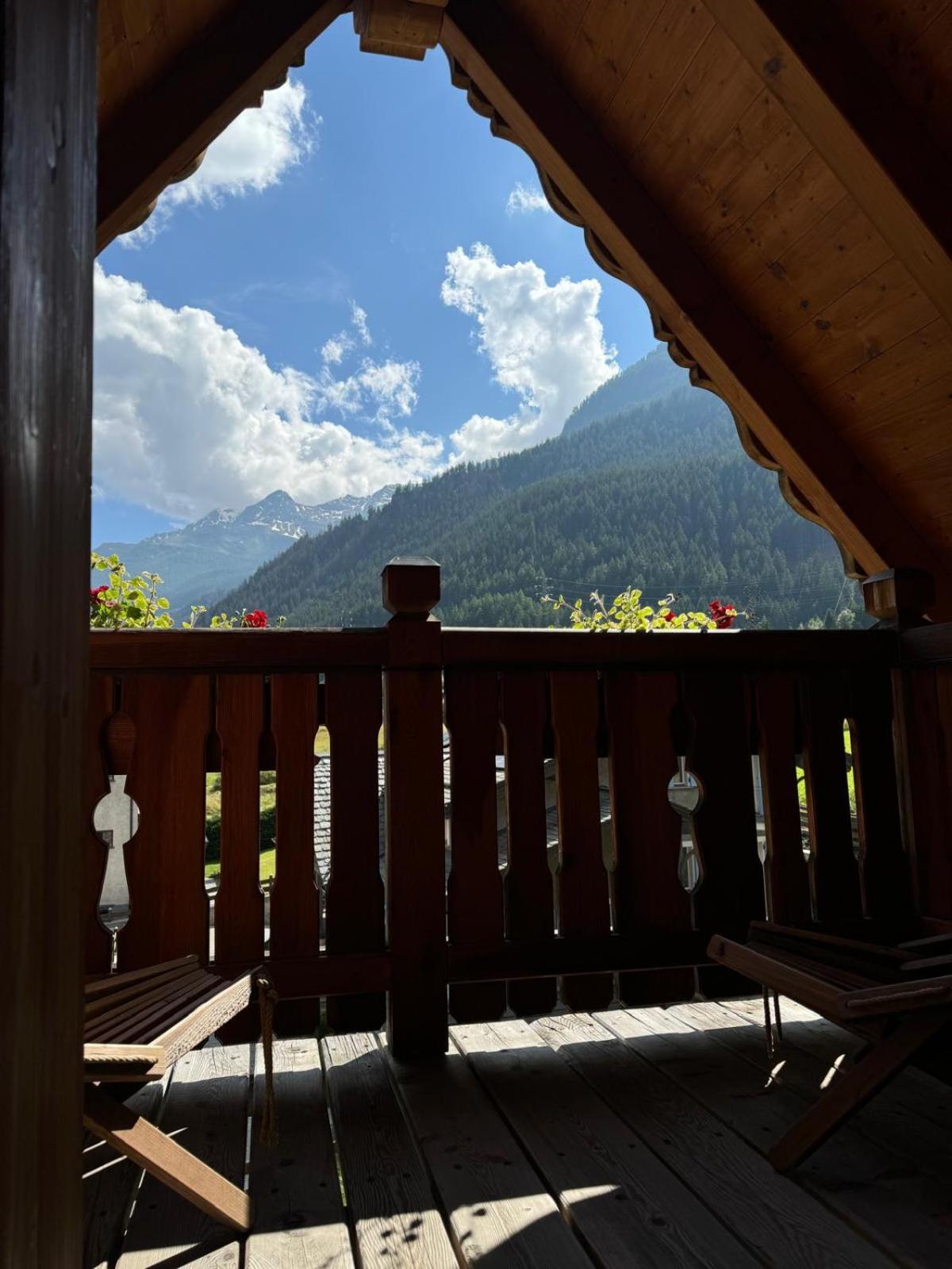 Chalet La Rugiada Бормио Экстерьер фото